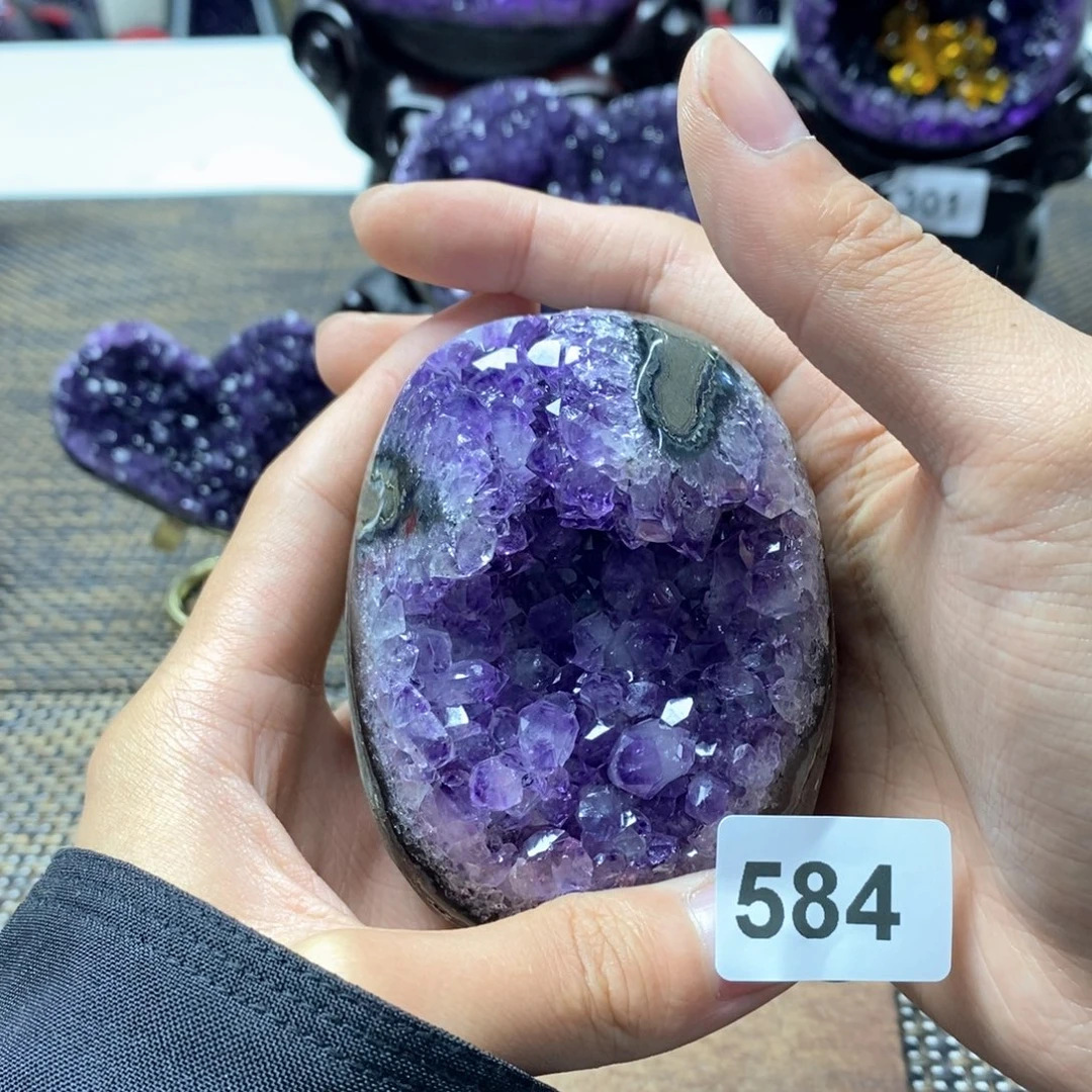 紫晶未镶嵌大型摆件（非配饰）