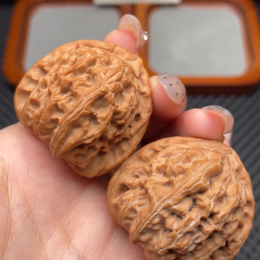 文玩核桃吊坠三角白全品