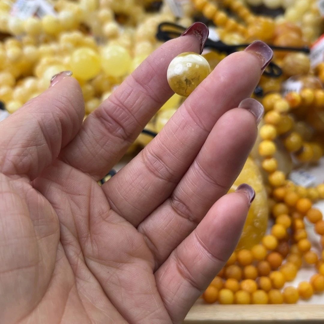 琥珀珠宝奇石未镶嵌