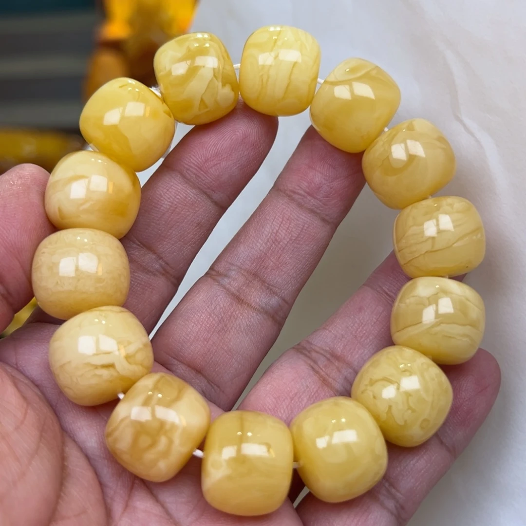 蜜蜡未镶嵌珠宝奇石18加49.44克