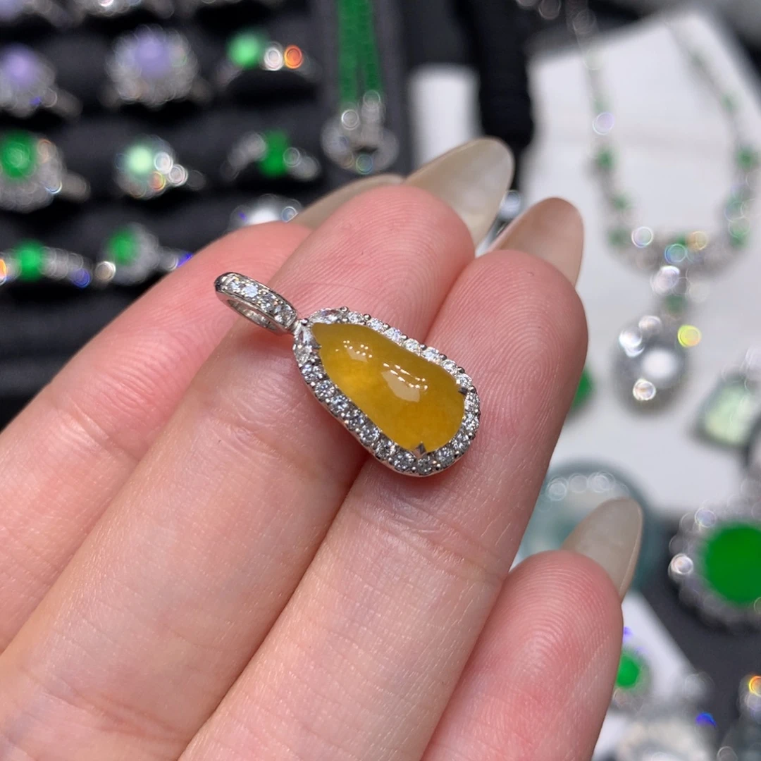 翡翠18K金镶嵌吊坠(赠链)冰黄福瓜