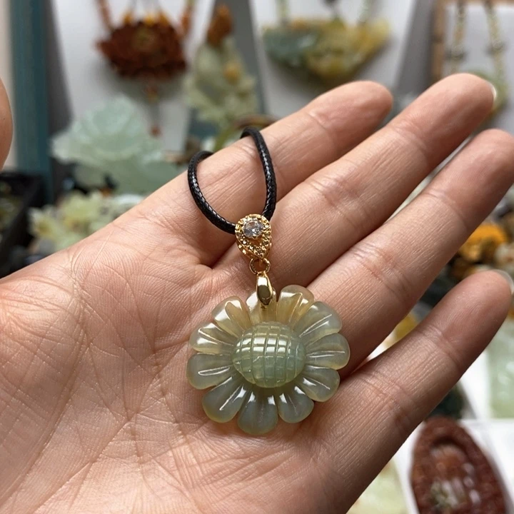 未镶嵌蛇纹石玉颈饰