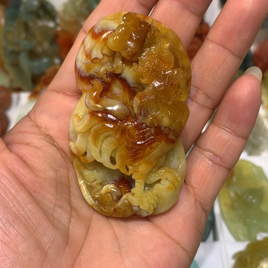 蛇纹石玉颈饰未镶嵌陈*