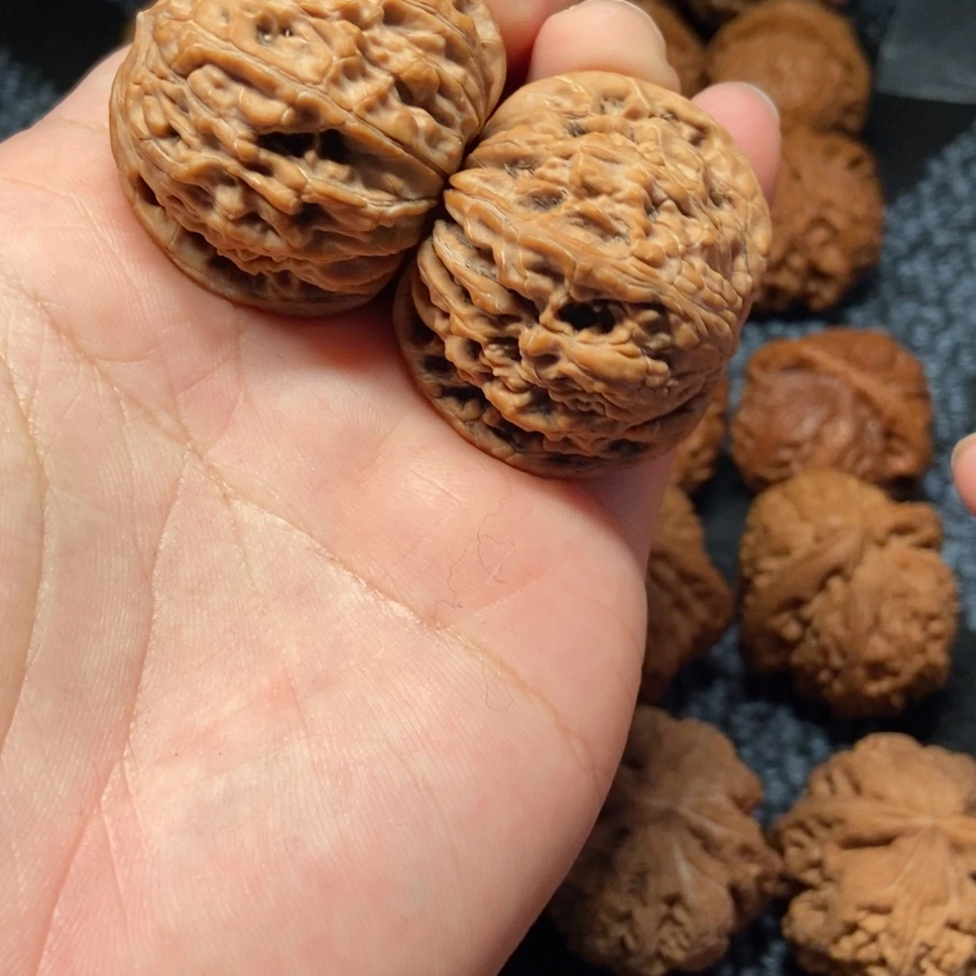 文玩核桃把件文玩核桃磨盘40针尖小黄点