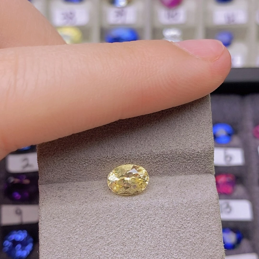 裸石蓝宝石CGRL证书无烧浅黄色1.44ct/0614