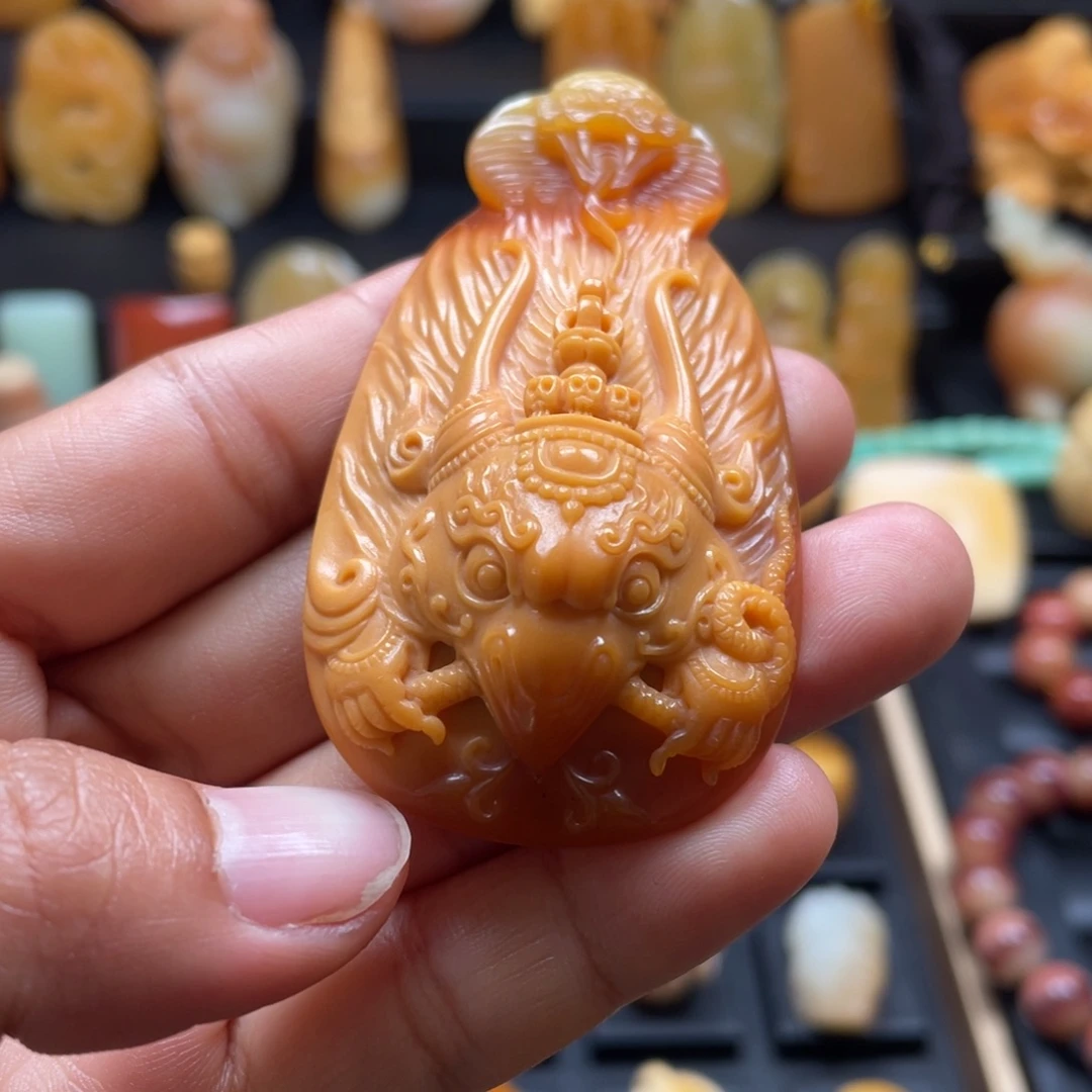 石英质玉（缅黄）未镶嵌颈饰