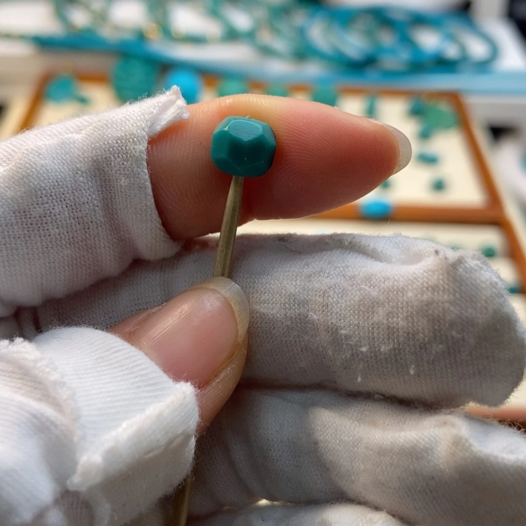 绿松石配饰未镶嵌