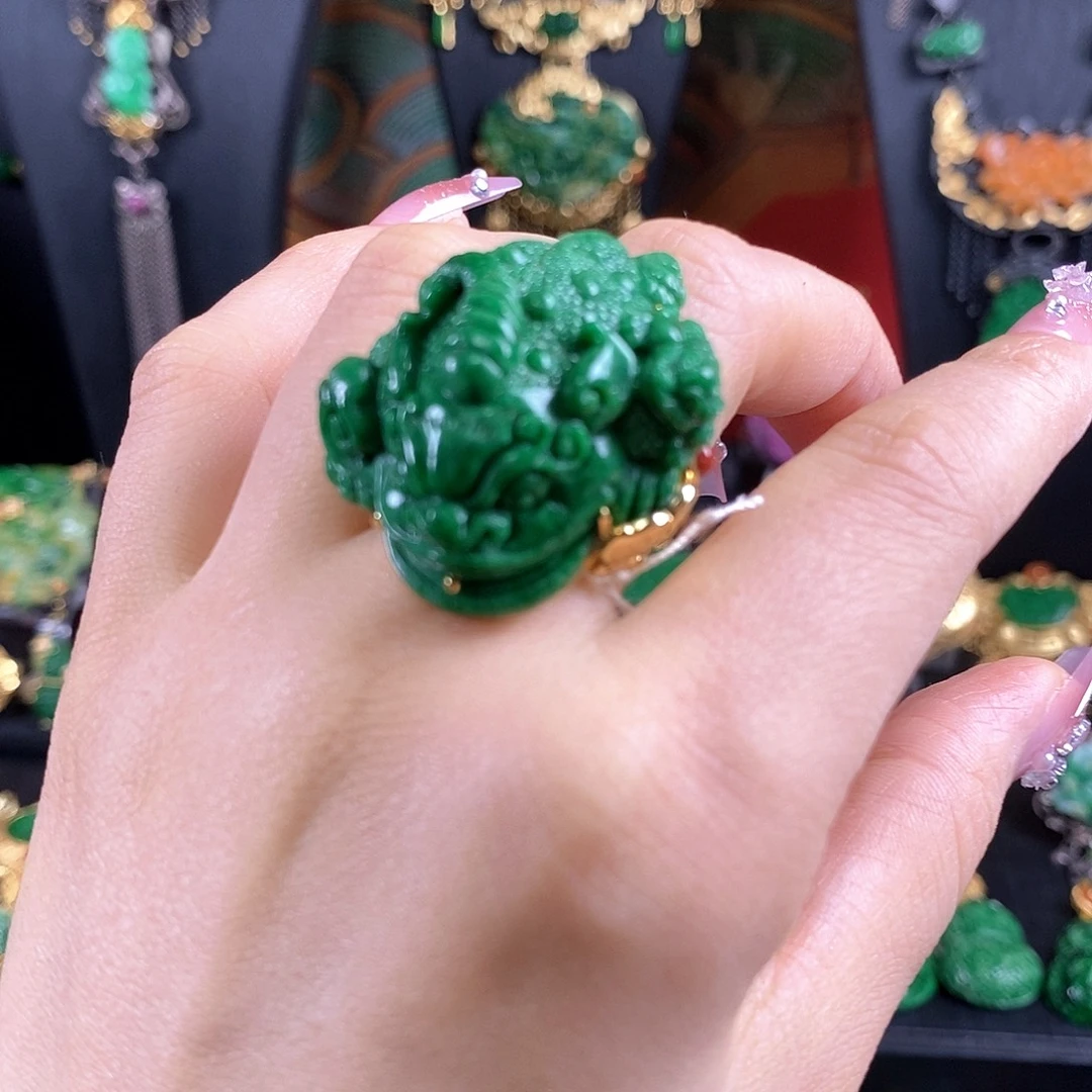 翡翠未镶嵌戒指戒指