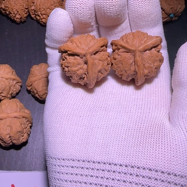 核桃三棱手把件福利
