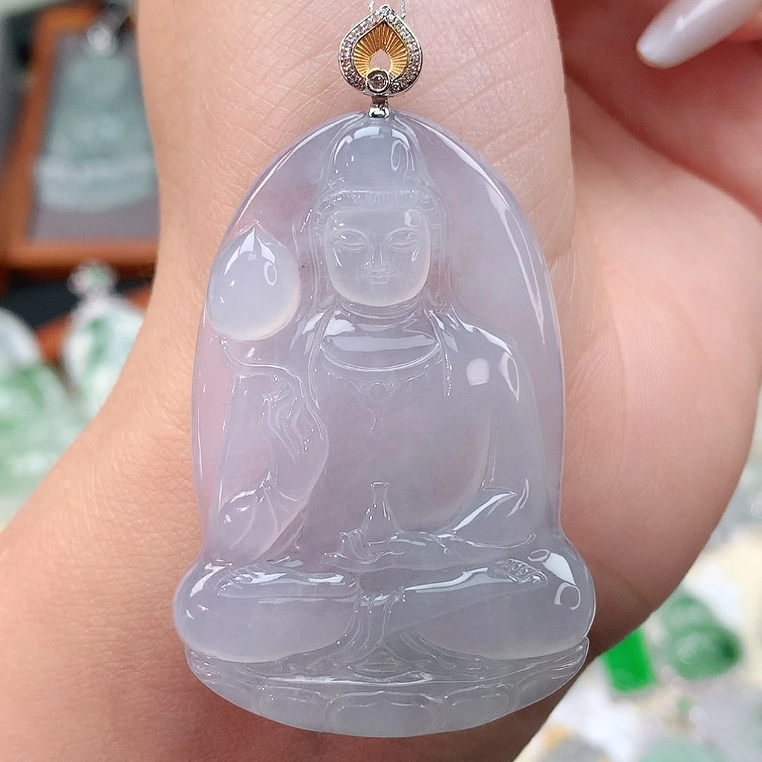 颈饰18K金镶嵌翡翠观音