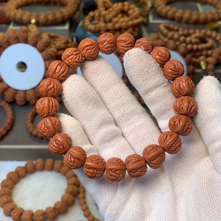 一***顺手串桃核秦岭龙纹