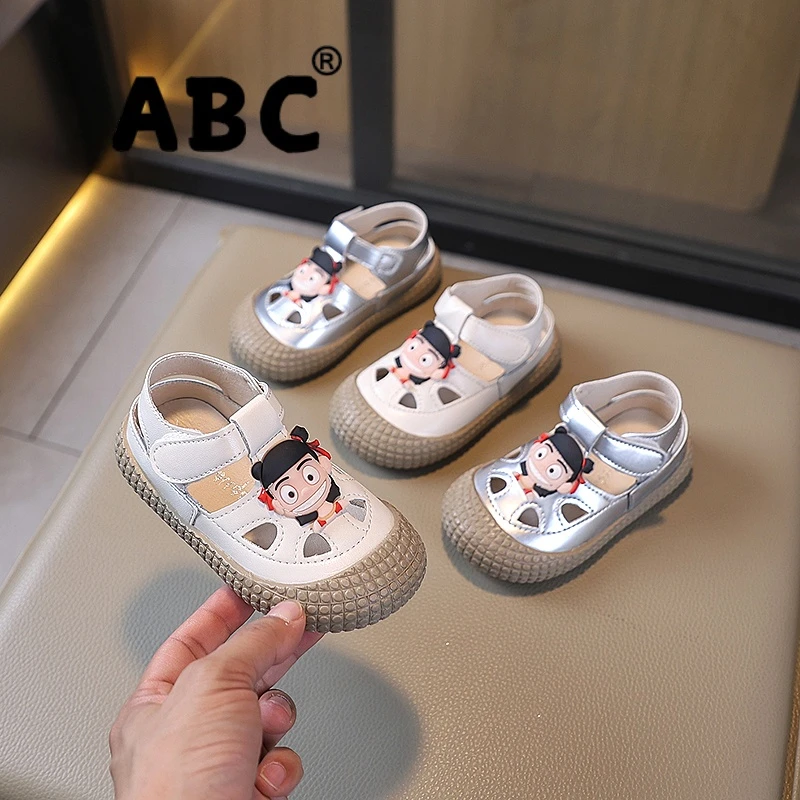 ABC儿童哪吒凉鞋2025夏季新款男童女童软底防滑包头镂空沙滩鞋潮