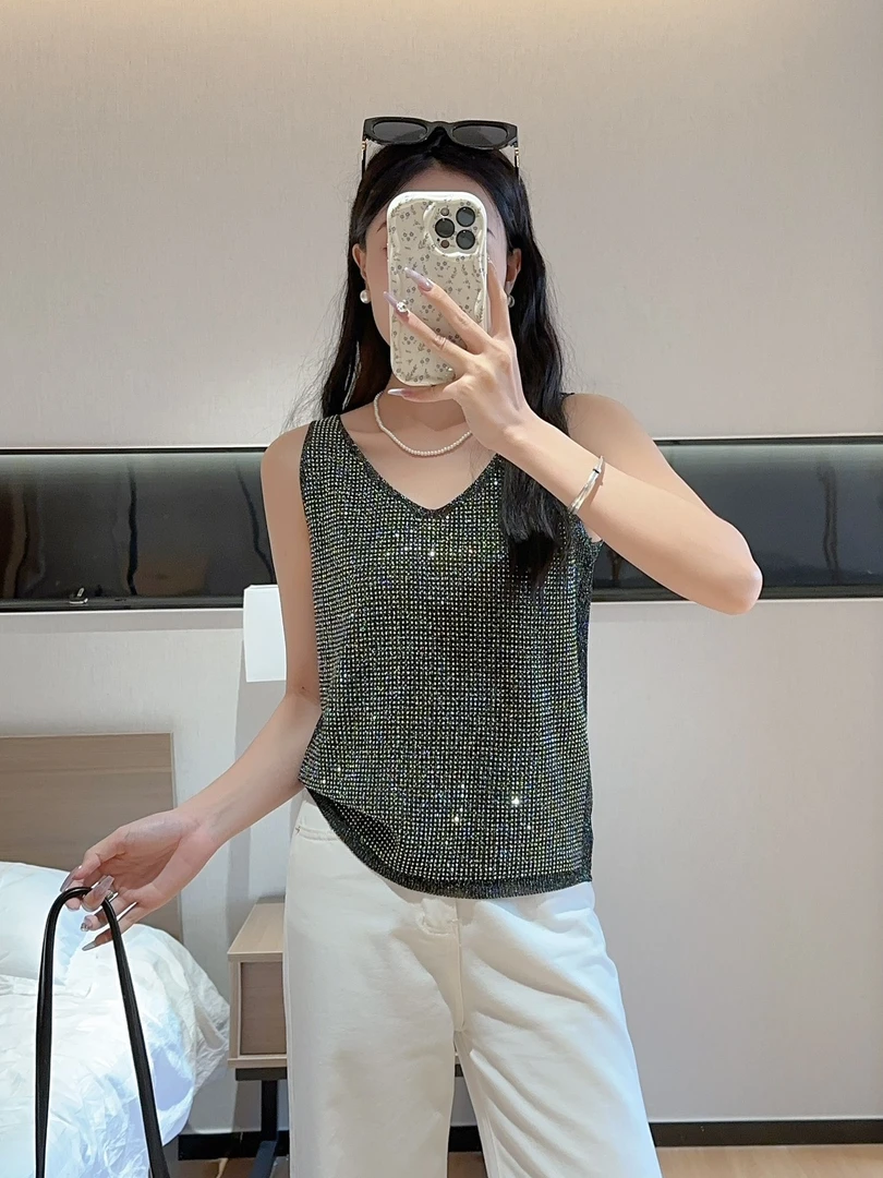 高端烫钻V领轻奢无袖背心2025新款设计感欧货打底显瘦针织上衣女
