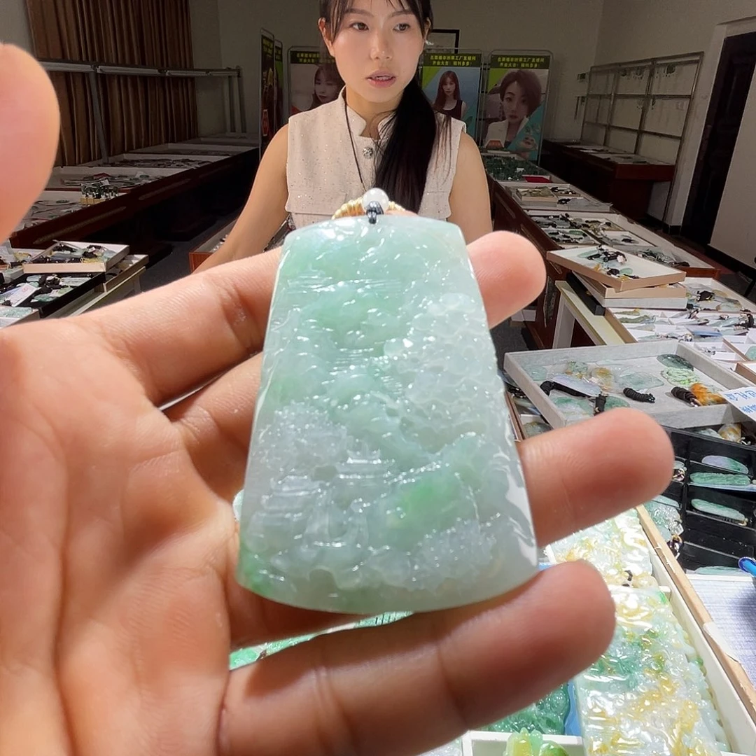 翡翠未镶嵌颈饰一