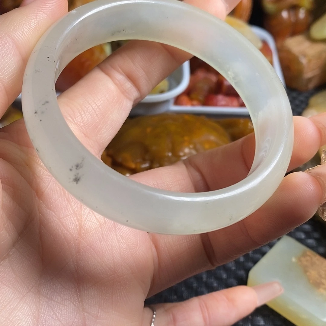 岫岩老玉（透闪石质玉）未镶嵌珠宝奇石