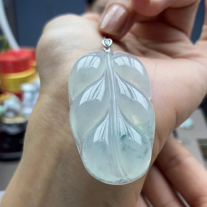 翡翠18K金镶嵌颈饰吊坠36