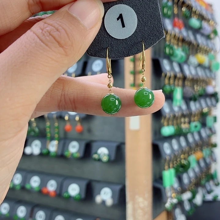 18K金镶嵌和田玉耳饰