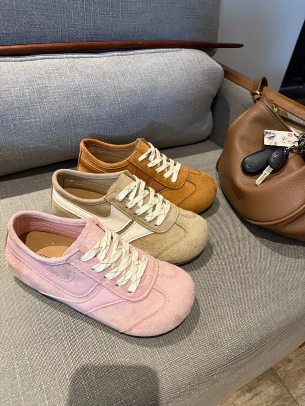 11女士平底休闲鞋