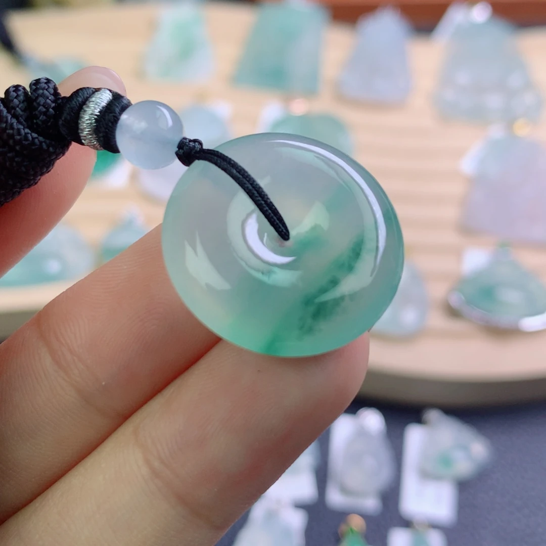 翡翠未镶嵌颈饰翡翠吊坠