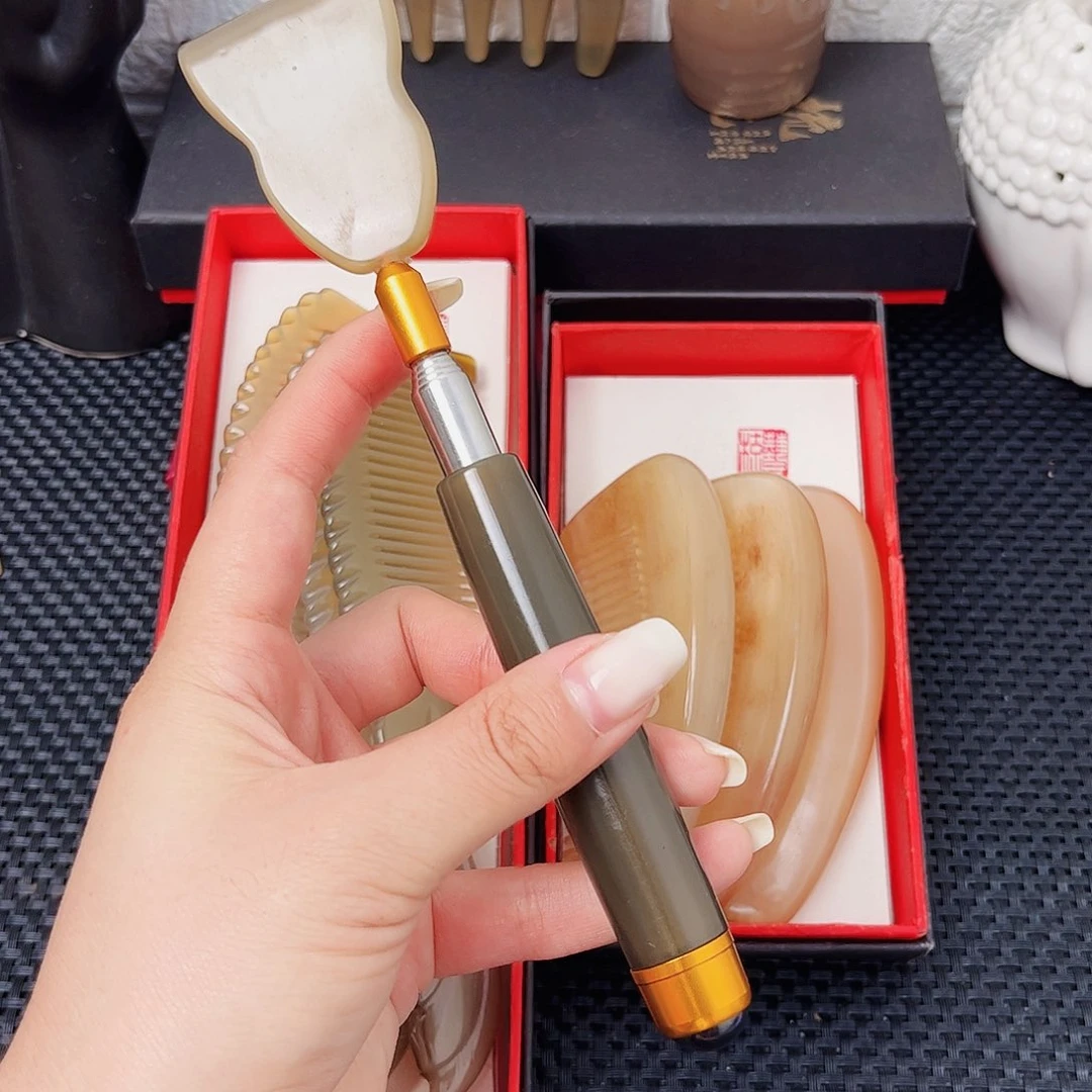 手工制作的纯牛角梳