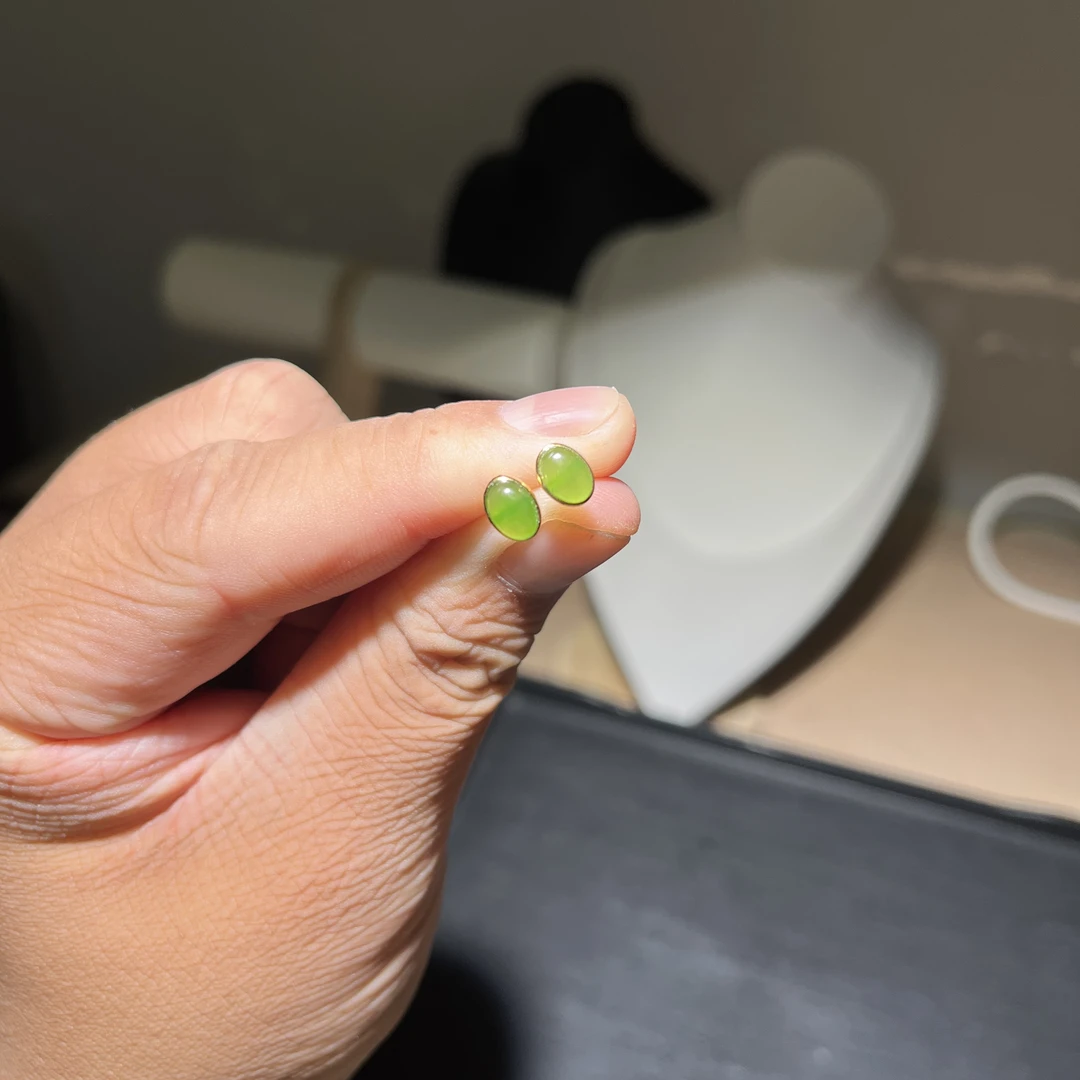 碧玉蛋面耳钉简约设计S925银镶多样发货