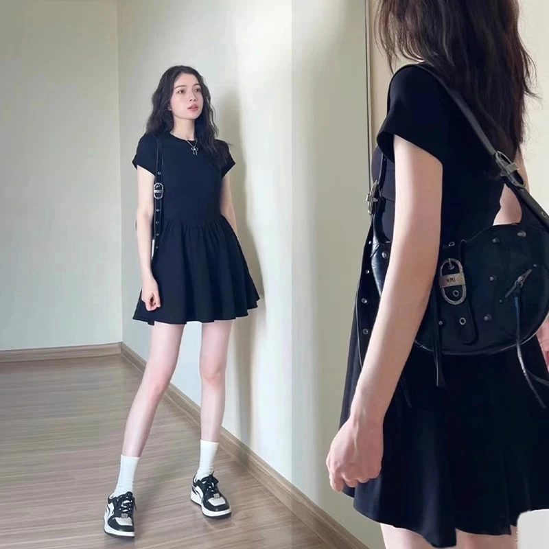 黑色鱼骨连衣裙女小个子夏季裙2025新款高级感修身小黑裙收腰短裙