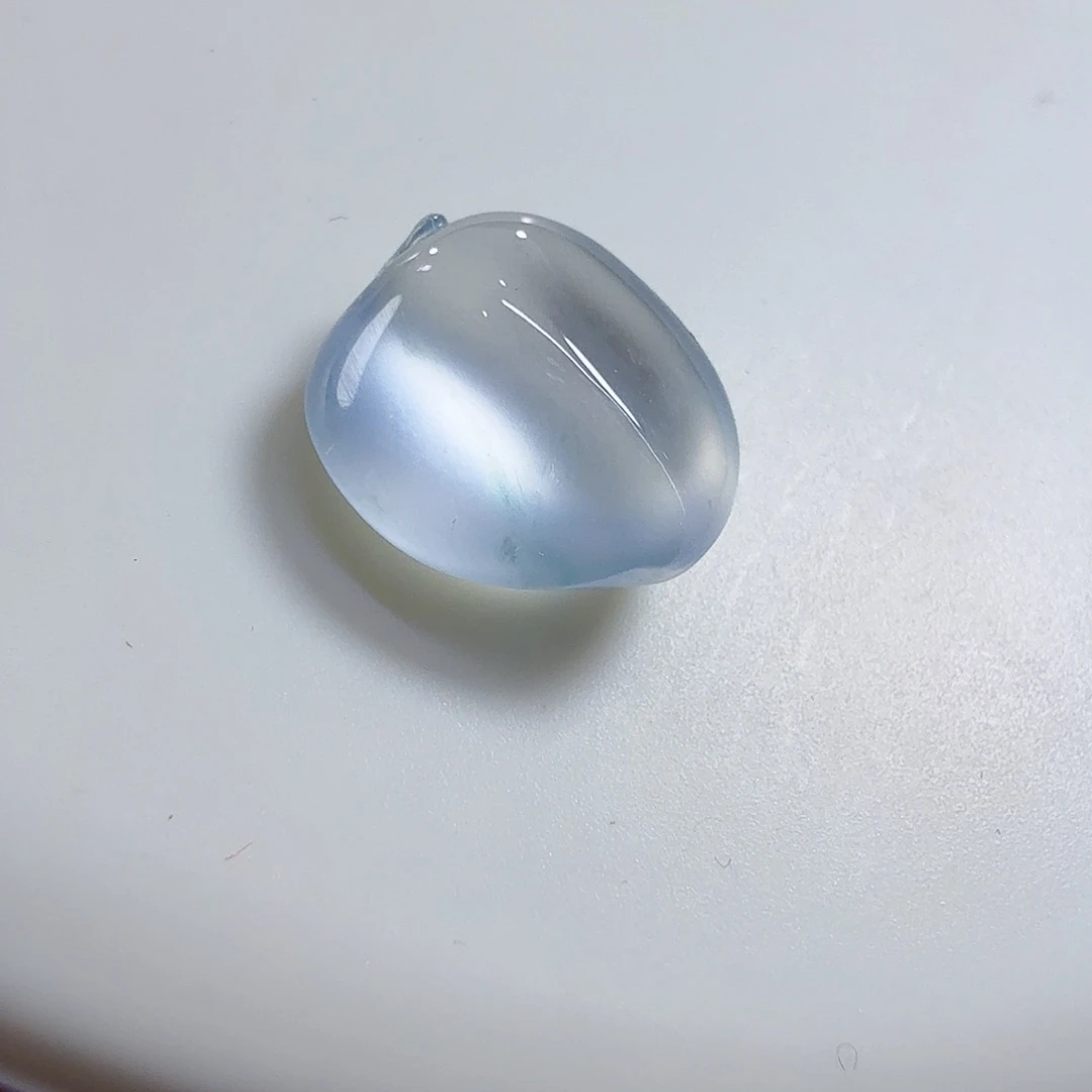 翡翠未镶嵌颈饰桃子