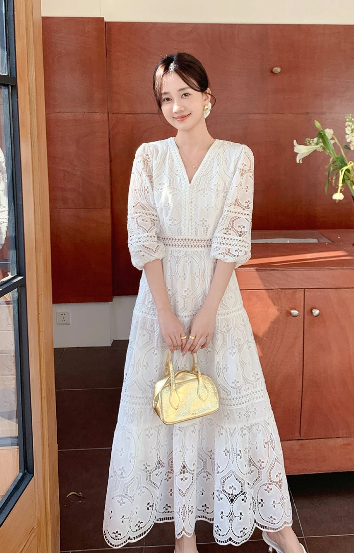 拉链镂空法式常规V领连衣裙夏季长裙钩花显瘦仙女裙复古