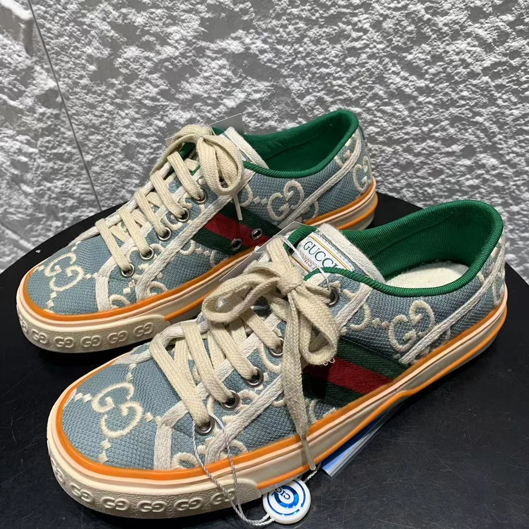 99新 GUCCI/古驰 37码/仔仔女鞋/无配件/浅牛仔1977时尚板鞋 926