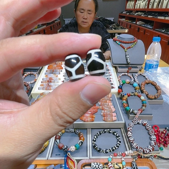 未镶嵌玛瑙/玉髓珠宝奇石