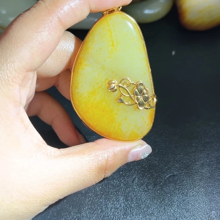 和田玉未镶嵌珠宝奇石