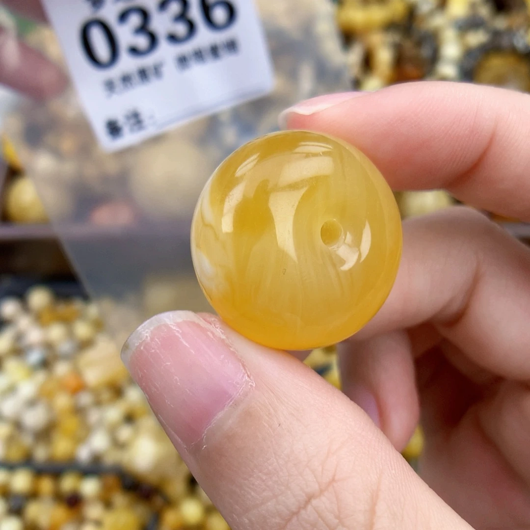 未镶嵌琥珀裸石24