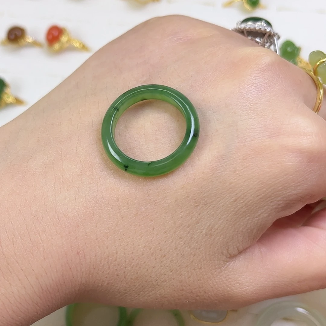 心***儿和田玉银S925镶嵌耳饰