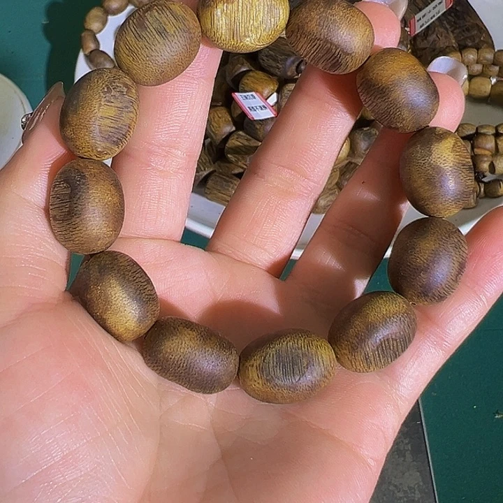 沉香手串九九沉留疤单圈手串金沙叶