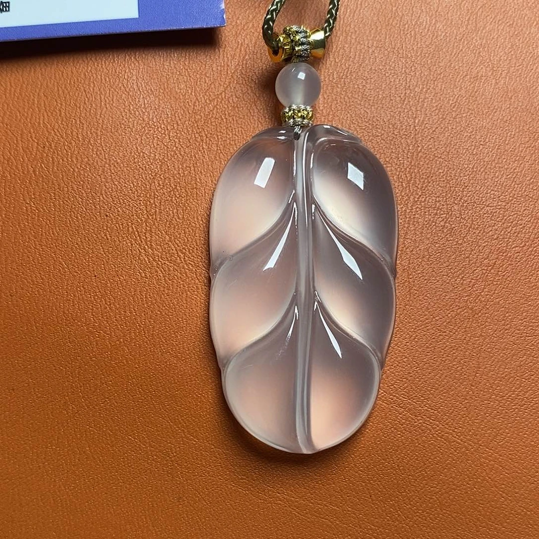 牛***牛玛瑙/玉髓未镶嵌颈饰