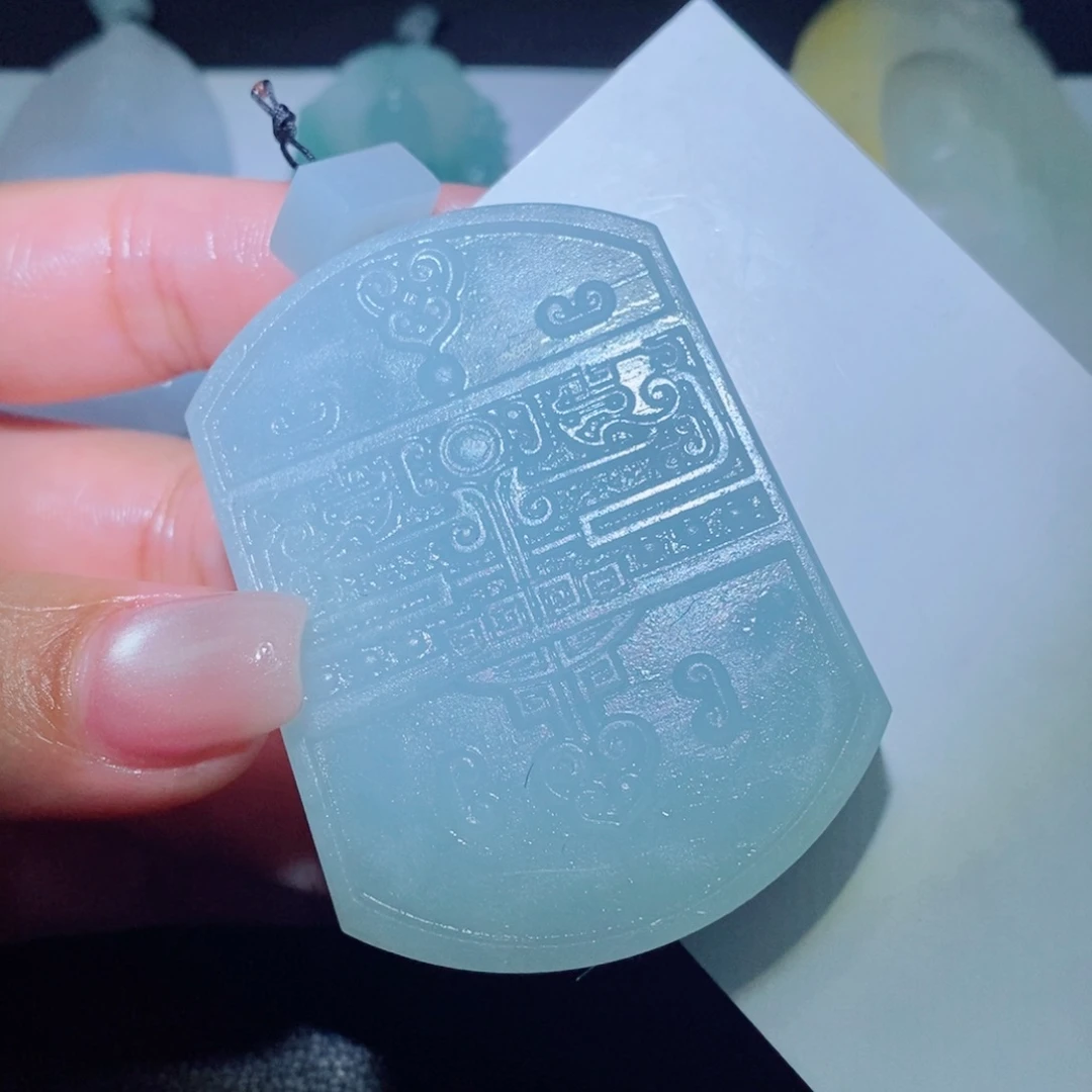 定制翡翠未镶嵌吊坠
