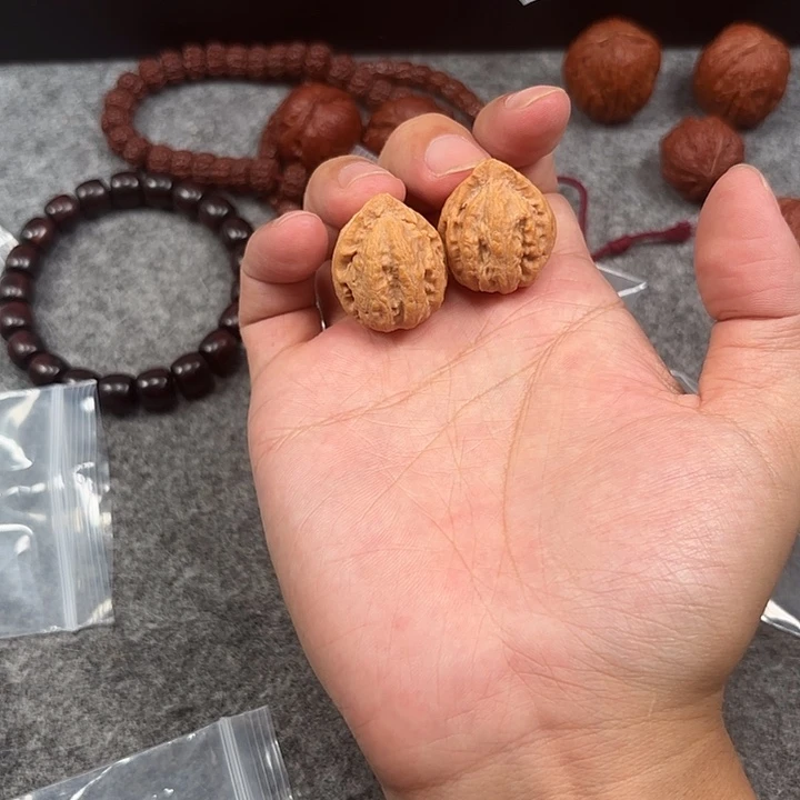 文玩核桃吊坠原皮小八楞2.3