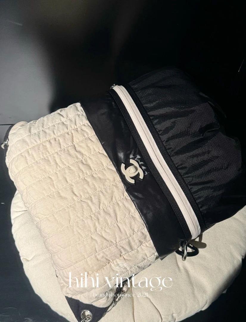 99新 Chanel/香奈儿 HIHI/拼色尼龙双肩包27开/13781909/一店