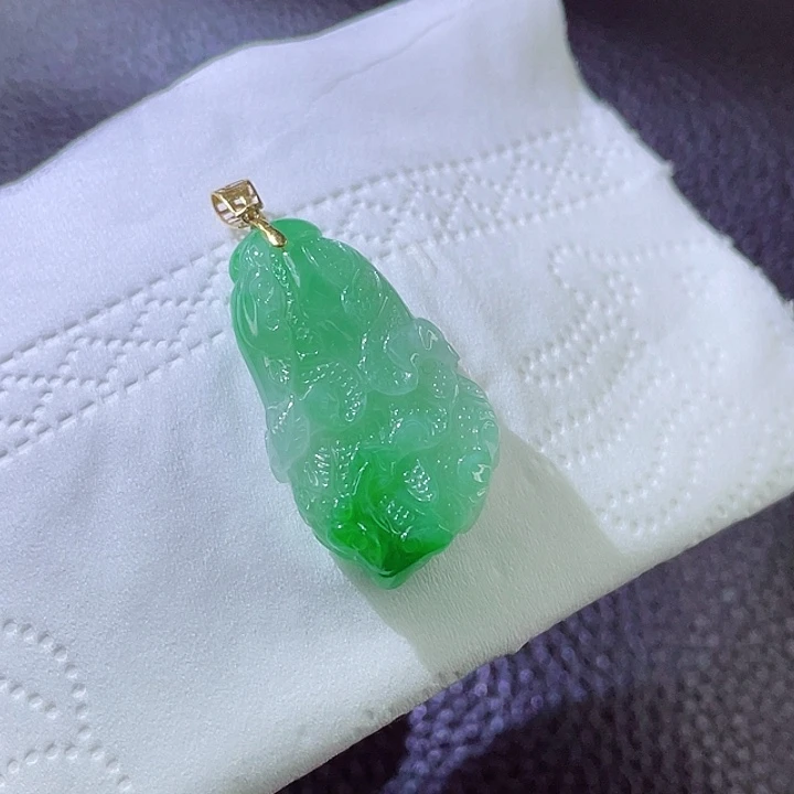翡翠颈饰18K金镶嵌翡翠