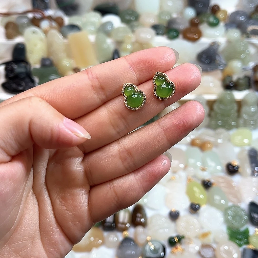 和田玉银S925镶嵌吊坠(不含链)上**水耳钉