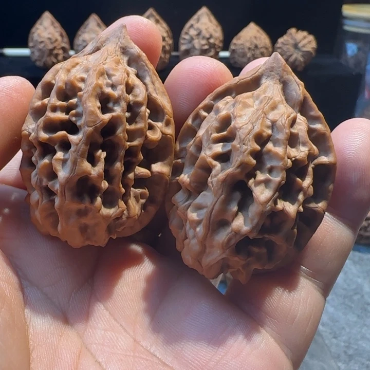 吊坠文玩核桃秦岭文玩核桃鸡心野生