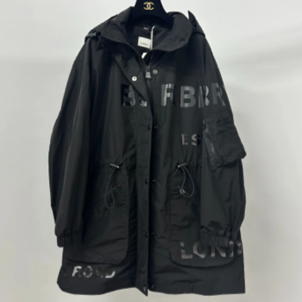 99新 BURBERRY/博柏利 柏博利黑色字母风衣/UK6/A02994