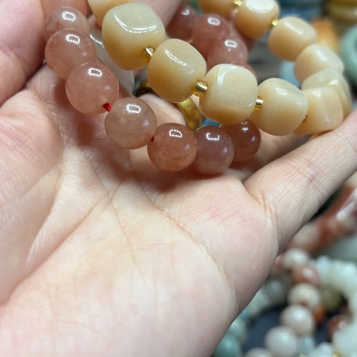 石英岩玉合金颈饰