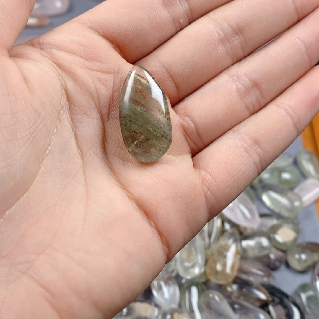妗***儿水晶未镶嵌颈饰154。