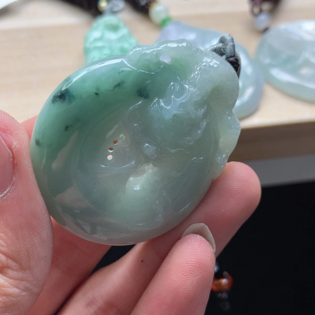 颈饰未镶嵌翡翠吊坠