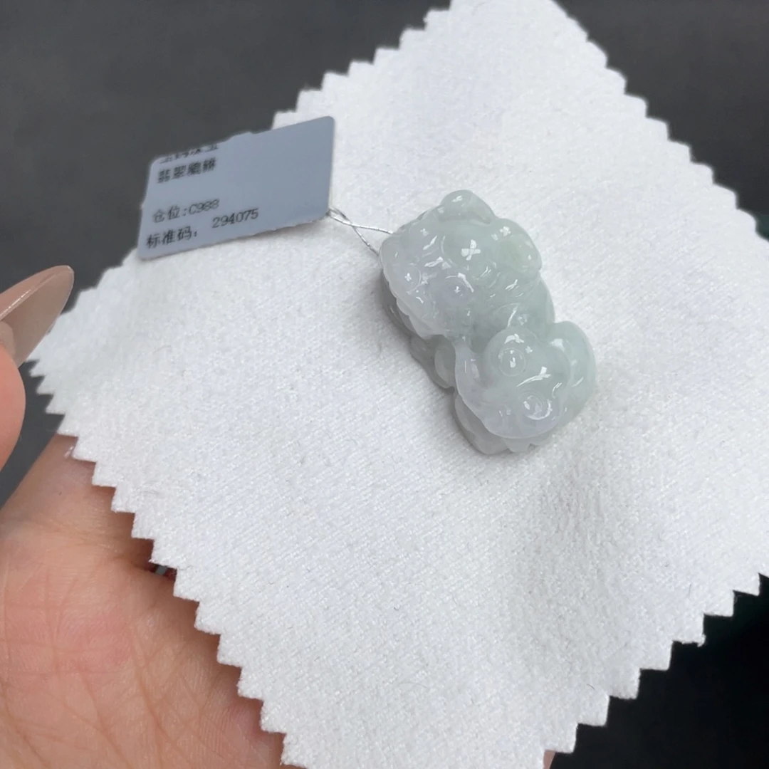 颈饰未镶嵌翡翠貔貅