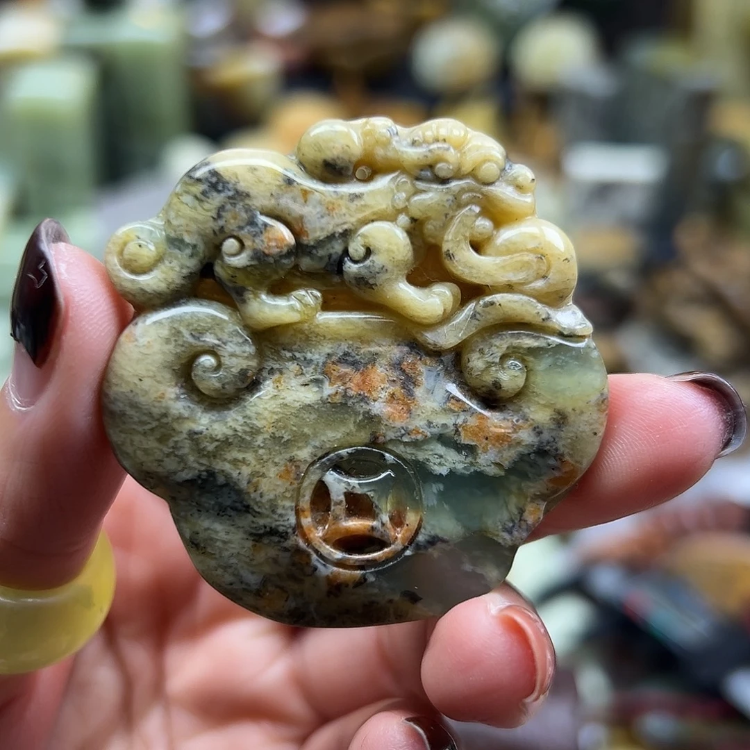 岫玉未镶嵌颈饰花玉兰料锁住财富