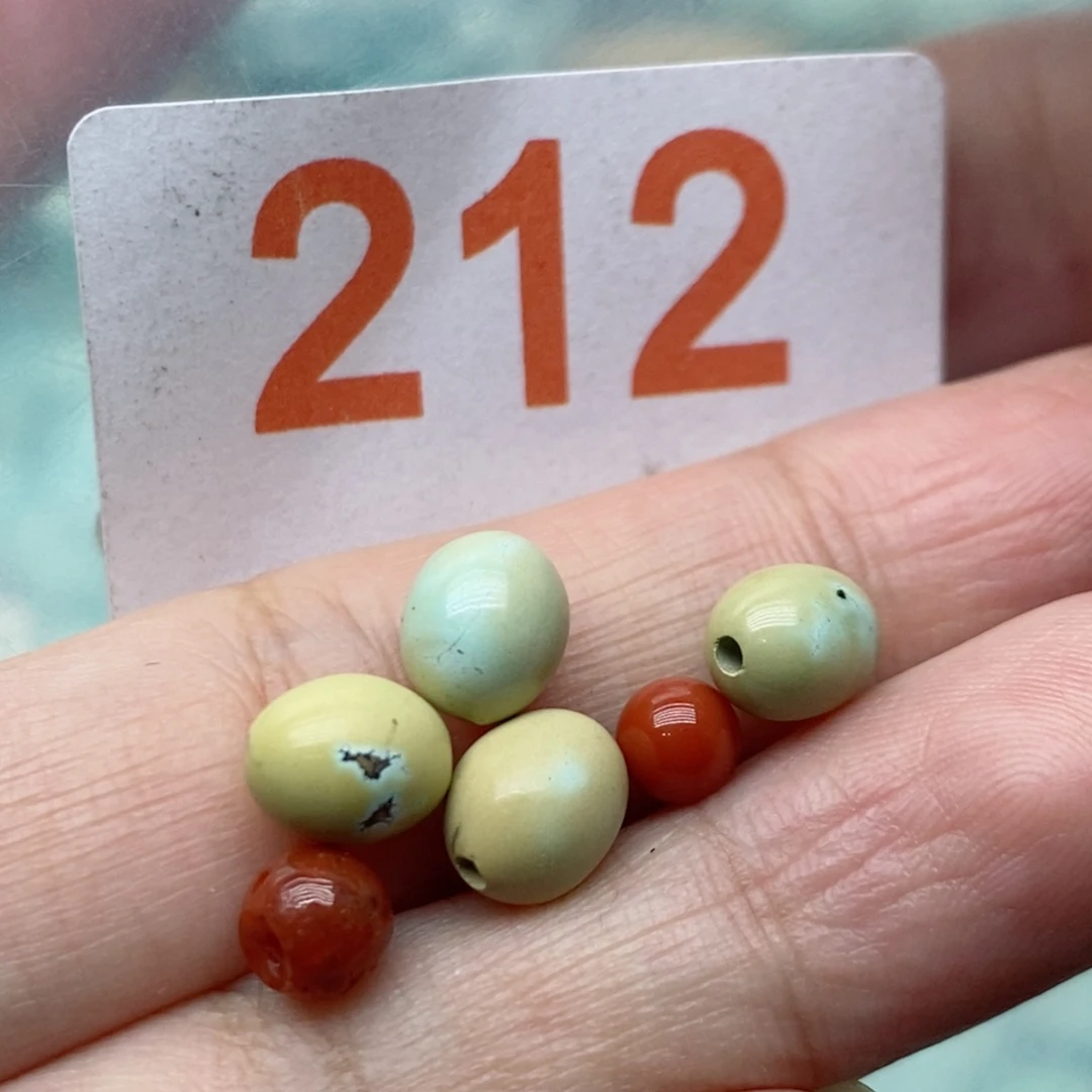 南红玛瑙未镶嵌珠宝奇石