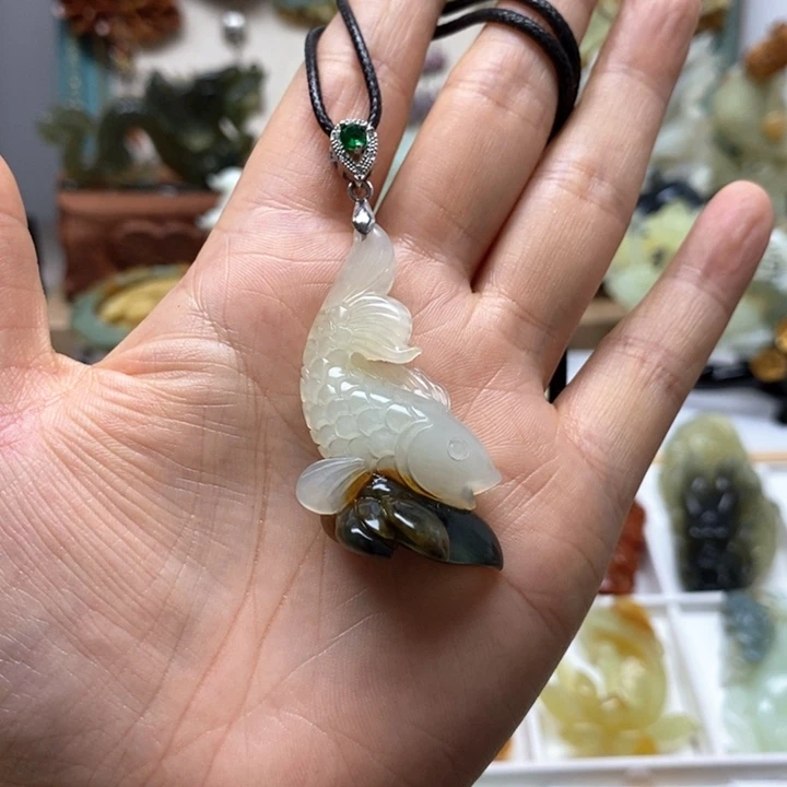 未镶嵌蛇纹石玉颈饰