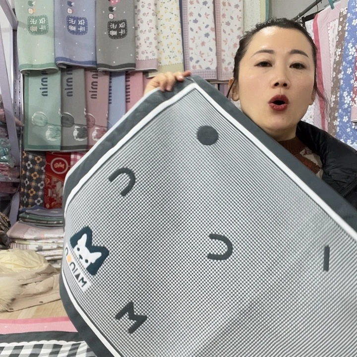 棉特价促销黑色字母小狗